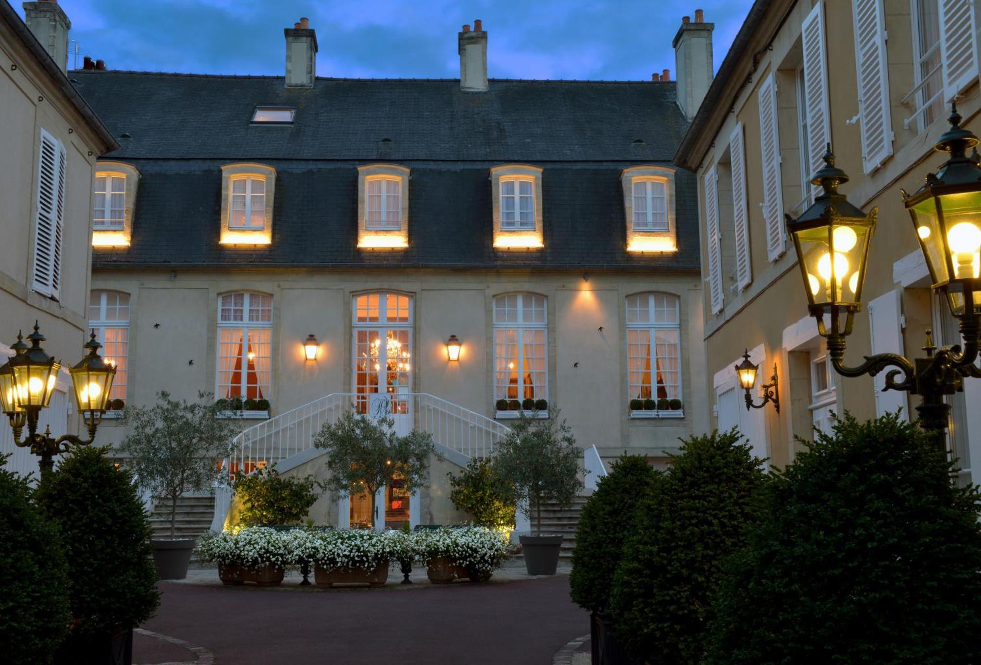 Hotel D'Argouges Bayeux Exterior foto